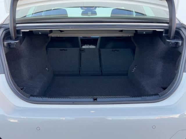 ５シリーズ ５２３ｄ　ｘＤｒｉｖｅ　Ｍスポーツ　ブラックシート・１９ＡＷ・ランバーサポート・後席エアコン・ＡｐｐｌｅＣａｒＰｌａｙ・アンビエントライト・ヘッドアップディスプレイ・全方位カメラ・電動トランク・全席シートヒーター・フルセグ・ＬＥＤ（50枚目）