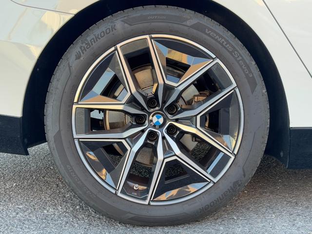 ５シリーズ ５２３ｄ　ｘＤｒｉｖｅ　Ｍスポーツ　ブラックシート・１９ＡＷ・ランバーサポート・後席エアコン・ＡｐｐｌｅＣａｒＰｌａｙ・アンビエントライト・ヘッドアップディスプレイ・全方位カメラ・電動トランク・全席シートヒーター・フルセグ・ＬＥＤ（53枚目）