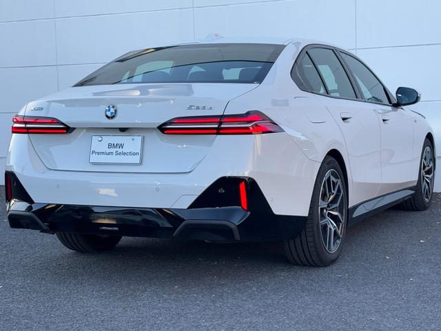 ５シリーズ ５２３ｄ　ｘＤｒｉｖｅ　Ｍスポーツ　ブラックシート・１９ＡＷ・ランバーサポート・後席エアコン・ＡｐｐｌｅＣａｒＰｌａｙ・アンビエントライト・ヘッドアップディスプレイ・全方位カメラ・電動トランク・全席シートヒーター・フルセグ・ＬＥＤ（59枚目）