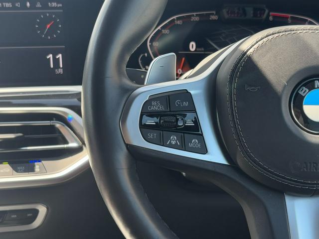 Ｘ７ ｘＤｒｉｖｅ　３５ｄ　Ｍスポーツ　スカイラウンジパノラマサンルーフ・リアエンターシステム・シートベンチレーション・６人乗りシート・ヘッドアップディスプレイ・全周囲カメラ・オプション２２ＡＷ・ＡｐｐｌｅＣａｒＰｌａｙ・アンビエントライト（32枚目）