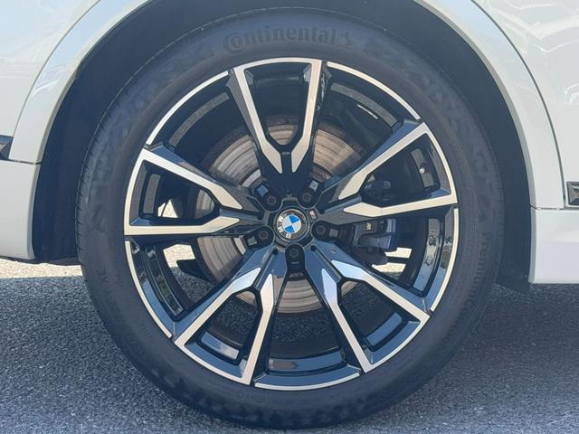 Ｘ７ ｘＤｒｉｖｅ　３５ｄ　Ｍスポーツ　スカイラウンジパノラマサンルーフ・リアエンターシステム・シートベンチレーション・６人乗りシート・ヘッドアップディスプレイ・全周囲カメラ・オプション２２ＡＷ・ＡｐｐｌｅＣａｒＰｌａｙ・アンビエントライト（77枚目）