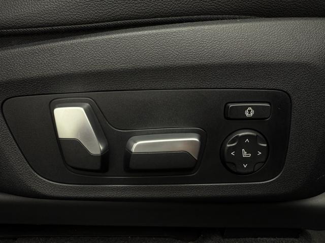 Ｘ３ ｘＤｒｉｖｅ　２０ｄ　Ｍスポーツ　全国２年保証付　ヴァーネスカレザーブラック　ハーマン音響　ハンドルヒータ　１９インチＡＷ　ＡＣＣ　ハンズオフアシスト　全周囲カメラ　ヘッドアップディスプレイ　地デジＴＶナビ　　ＡｐｐｌｅＣａｒＰｌａｙ（10枚目）