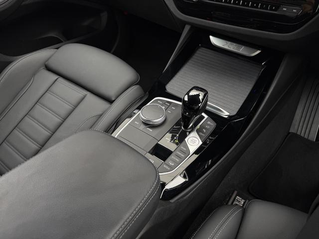 Ｘ３ ｘＤｒｉｖｅ　２０ｄ　Ｍスポーツ　全国２年保証付　ヴァーネスカレザーブラック　ハーマン音響　ハンドルヒータ　１９インチＡＷ　ＡＣＣ　ハンズオフアシスト　全周囲カメラ　ヘッドアップディスプレイ　地デジＴＶナビ　　ＡｐｐｌｅＣａｒＰｌａｙ（39枚目）