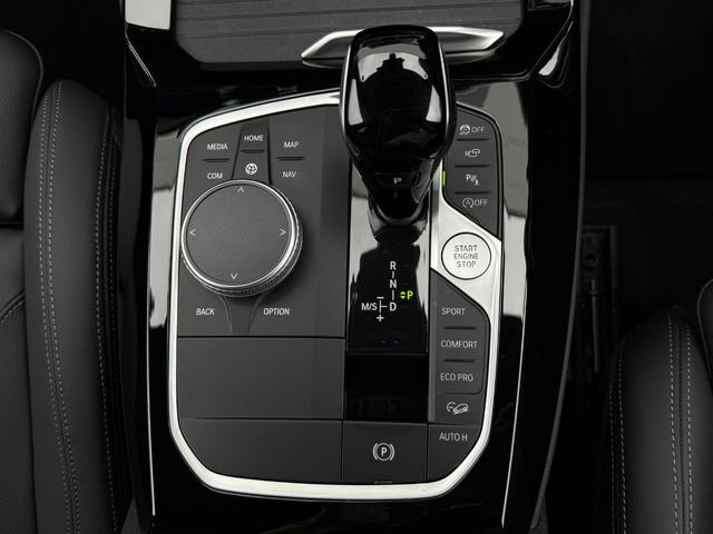 Ｘ３ ｘＤｒｉｖｅ　２０ｄ　Ｍスポーツ　全国２年保証付　ヴァーネスカレザーブラック　ハーマン音響　ハンドルヒータ　１９インチＡＷ　ＡＣＣ　ハンズオフアシスト　全周囲カメラ　ヘッドアップディスプレイ　地デジＴＶナビ　　ＡｐｐｌｅＣａｒＰｌａｙ（40枚目）