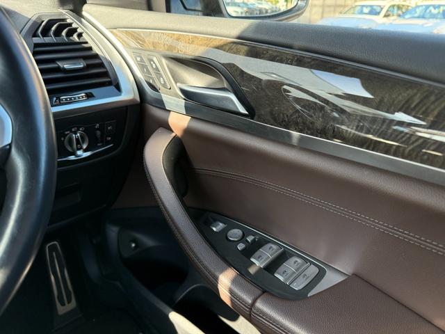 Ｘ３ ｘＤｒｉｖｅ　３０ｅ　Ｍスポーツエディションジョイ＋　全国２年保証付　ヴァーネスカ・レザー・シートモカ　１８ＡＷ　ハイラインパッケージ　アンビエントライトＡｐｐｌｅＣａｒＰｌａｙ　ヘッドアップディスプレイ　アクティブクルーズコントール　Ｍスポーツブレーキ（22枚目）