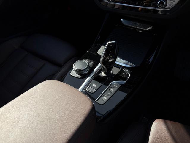Ｘ３ ｘＤｒｉｖｅ　３０ｅ　Ｍスポーツエディションジョイ＋　全国２年保証付　ヴァーネスカ・レザー・シートモカ　１８ＡＷ　ハイラインパッケージ　アンビエントライトＡｐｐｌｅＣａｒＰｌａｙ　ヘッドアップディスプレイ　アクティブクルーズコントール　Ｍスポーツブレーキ（35枚目）