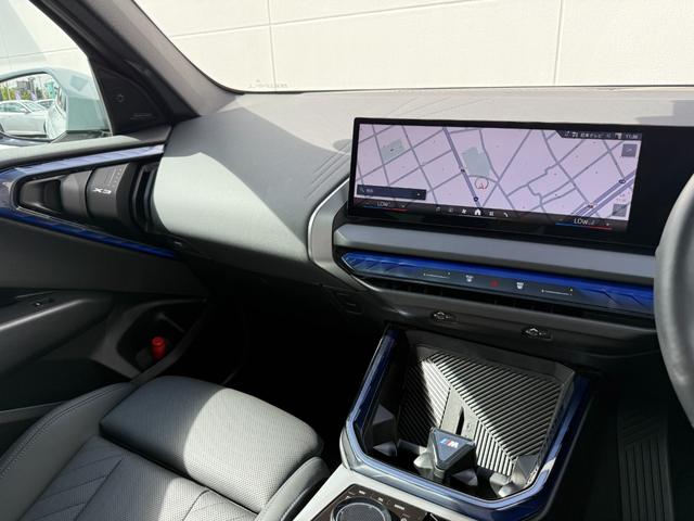 Ｘ３ ２０ｄ　ｘＤｒｉｖｅ　Ｍスポーツ　令和１０年５月保証付　Ｍアルカンタラ／ヴェガンザ・コンビネーション　ブラック　オプション２０ＡＷ　ＡｐｐｌｅＣａｒＰｌａｙ　ヘッドアップディスプレイ　アンビエントライト　アクティブクルーズコントロール（25枚目）