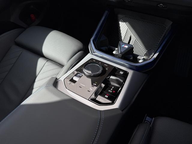 Ｘ３ ２０ｄ　ｘＤｒｉｖｅ　Ｍスポーツ　令和１０年５月保証付　Ｍアルカンタラ／ヴェガンザ・コンビネーション　ブラック　オプション２０ＡＷ　ＡｐｐｌｅＣａｒＰｌａｙ　ヘッドアップディスプレイ　アンビエントライト　アクティブクルーズコントロール（38枚目）