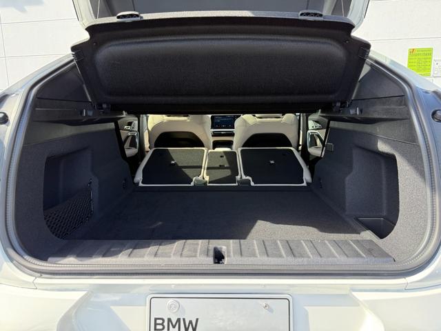 ｉＸ２ ｘＤｒｉｖｅ　３０　Ｍスポーツ　ハイラインパッケージ　令和９年１２月保証付　ヴァーネスカ・レザー　オイスター　パノラマガラスルーフ　オプション２０ＡＷ　ｈａｒｍａｎ／ｋａｒｄｏｎ　ＡｐｐｌｅＣａｒＰｌａｙ　ヘッドアップディスプレイ　アンビエントライト（49枚目）