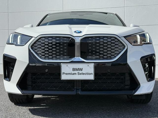 ｉＸ２ ｘＤｒｉｖｅ　３０　Ｍスポーツ　ハイラインパッケージ　令和９年１２月保証付　ヴァーネスカ・レザー　オイスター　パノラマガラスルーフ　オプション２０ＡＷ　ｈａｒｍａｎ／ｋａｒｄｏｎ　ＡｐｐｌｅＣａｒＰｌａｙ　ヘッドアップディスプレイ　アンビエントライト（54枚目）