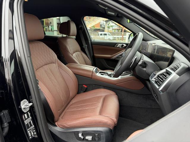 X6 xDrive 35d Mスポーツ 令和10年2月保証付 BMW Individual エクステンド・レザー・メリノ コーヒー・ブラウン オプション22AW カーボントリム harman/kardon 前席シートベンチレーション(6枚目)