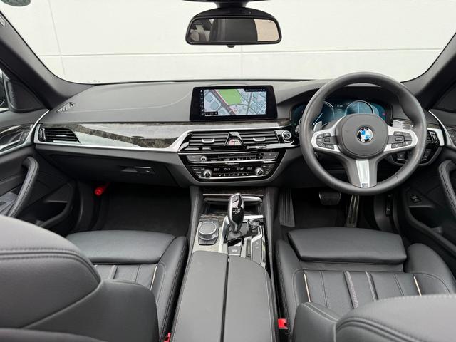 5シリーズ 530i Mスポーツ サンルーフ ダコタレザーブラックシート 19インチAW アクティブクルーズコントロール 全周囲カメラ 地デジTVナビ 前後シートヒータ 電動トランク LEDヘッドライト アンビエント 全国1年保証付(18枚目)