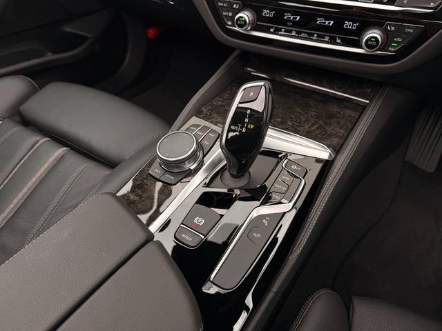 5シリーズ 530i Mスポーツ サンルーフ ダコタレザーブラックシート 19インチAW アクティブクルーズコントロール 全周囲カメラ 地デジTVナビ 前後シートヒータ 電動トランク LEDヘッドライト アンビエント 全国1年保証付(35枚目)