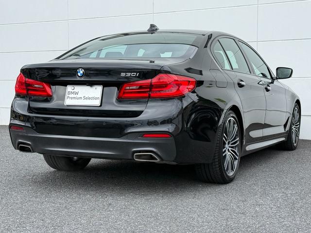 5シリーズ 530i Mスポーツ サンルーフ ダコタレザーブラックシート 19インチAW アクティブクルーズコントロール 全周囲カメラ 地デジTVナビ 前後シートヒータ 電動トランク LEDヘッドライト アンビエント 全国1年保証付(52枚目)