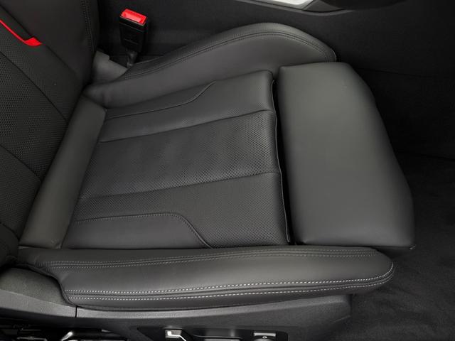 M3 M3 MTファイナル・エディション 全国2年保証付150台限定車ブラック&レッドレザーシート 19/20AW レッドMキャリパー カーボントリム 可変バルブ AppleCarPlay ヘッドアップディスプレイ 電動トランク 360カメラ(8枚目)