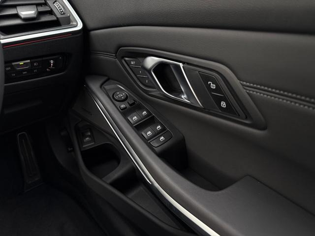 M3 M3 MTファイナル・エディション 全国2年保証付150台限定車ブラック&レッドレザーシート 19/20AW レッドMキャリパー カーボントリム 可変バルブ AppleCarPlay ヘッドアップディスプレイ 電動トランク 360カメラ(20枚目)