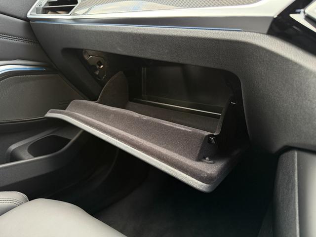 M3 M3 MTファイナル・エディション 全国2年保証付150台限定車ブラック&レッドレザーシート 19/20AW レッドMキャリパー カーボントリム 可変バルブ AppleCarPlay ヘッドアップディスプレイ 電動トランク 360カメラ(42枚目)