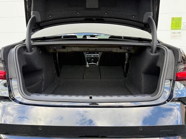 M3 M3 MTファイナル・エディション 全国2年保証付150台限定車ブラック&レッドレザーシート 19/20AW レッドMキャリパー カーボントリム 可変バルブ AppleCarPlay ヘッドアップディスプレイ 電動トランク 360カメラ(47枚目)