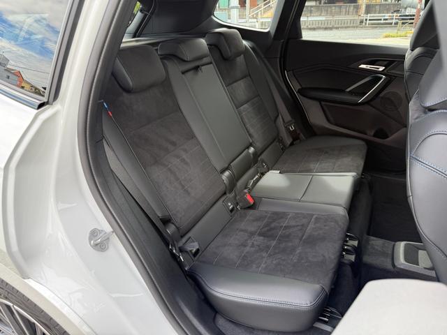 X1 sDrive 18i Mスポーツ 令和10年5月保証付  M アルカンタラ/ヴェガンザ・コンビネーション ブラック 18AW AppleCarPlay ヘッドアップディスプレイ アンビエントライト テクノロジーパッケージ ACC(10枚目)
