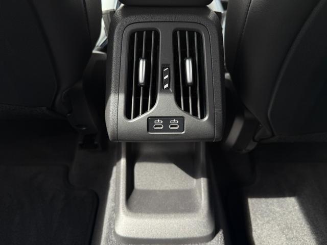 X1 sDrive 18i Mスポーツ 令和10年5月保証付  M アルカンタラ/ヴェガンザ・コンビネーション ブラック 18AW AppleCarPlay ヘッドアップディスプレイ アンビエントライト テクノロジーパッケージ ACC(13枚目)