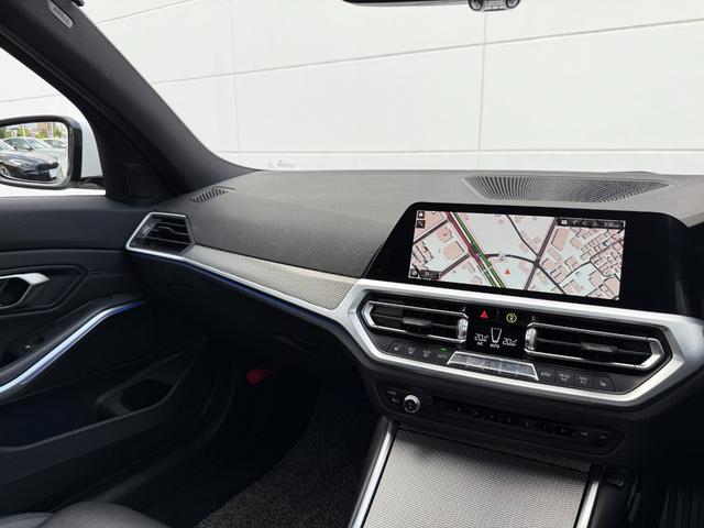 3シリーズ 320d xDriveツーリング Mスポーツ 全国2年保証付 アルカンタラ/センサテック・ブラックシート コンフォートPKG 18AW アクティブクルーズコントロール 電動トランク LEDヘッドライト アンビエントライト AppleCarPlay(24枚目)