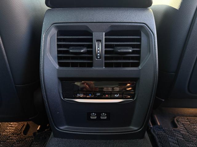 i4 eDrive 40 Mスポーツ 全国2年保証付   ヴァーネスカ・レザーシート ブラック 18AW ハイラインパッケージ  コンフォートパッケージ 全周囲カメラ AppleCarPlay ヘッドアップディスプレイ アンビエントライト(14枚目)