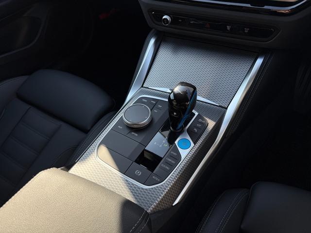 i4 eDrive 40 Mスポーツ 全国2年保証付   ヴァーネスカ・レザーシート ブラック 18AW ハイラインパッケージ  コンフォートパッケージ 全周囲カメラ AppleCarPlay ヘッドアップディスプレイ アンビエントライト(38枚目)