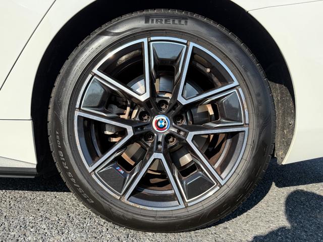 i4 eDrive 40 Mスポーツ 全国2年保証付   ヴァーネスカ・レザーシート ブラック 18AW ハイラインパッケージ  コンフォートパッケージ 全周囲カメラ AppleCarPlay ヘッドアップディスプレイ アンビエントライト(49枚目)