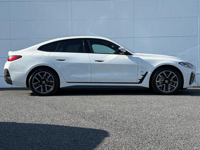 i4 eDrive 40 Mスポーツ 全国2年保証付   ヴァーネスカ・レザーシート ブラック 18AW ハイラインパッケージ  コンフォートパッケージ 全周囲カメラ AppleCarPlay ヘッドアップディスプレイ アンビエントライト(53枚目)