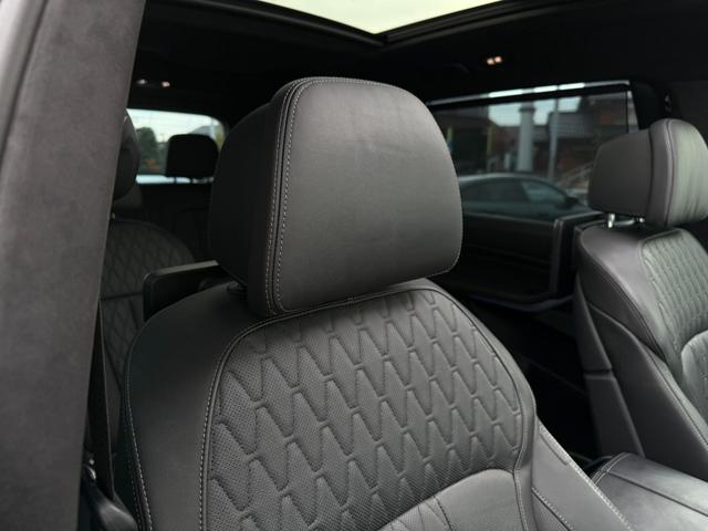 Ｘ７ ｘＤｒｉｖｅ　３５ｄ　Ｍスポーツ　全国２年保証付　タイヤ４本交換　ブラックレザー　パノラマサンルーフ　リアエンタテイメント　ウェルネスＰＫＧ　保冷保温カップホルダー　２１インチＡＷ　６人乗り　ＨａｒｍａｎＫａｒｄｏｎ音響（9枚目）