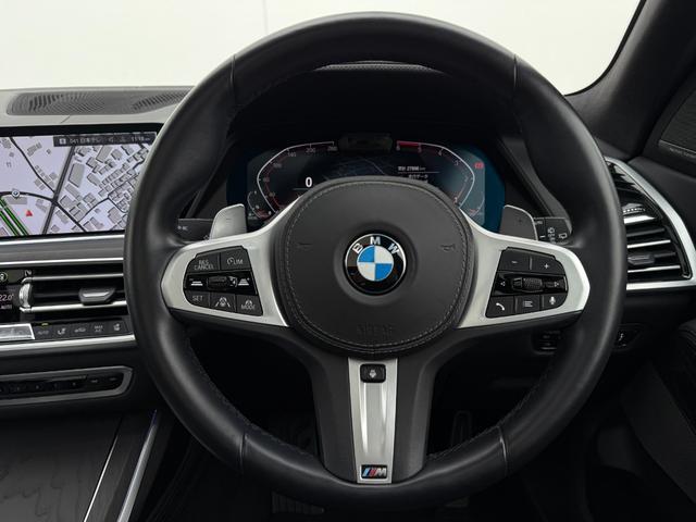 Ｘ７ ｘＤｒｉｖｅ　３５ｄ　Ｍスポーツ　全国２年保証付　タイヤ４本交換　ブラックレザー　パノラマサンルーフ　リアエンタテイメント　ウェルネスＰＫＧ　保冷保温カップホルダー　２１インチＡＷ　６人乗り　ＨａｒｍａｎＫａｒｄｏｎ音響（27枚目）
