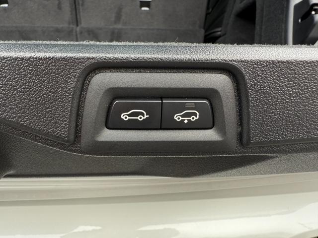 Ｘ７ ｘＤｒｉｖｅ　３５ｄ　Ｍスポーツ　全国２年保証付　タイヤ４本交換　ブラックレザー　パノラマサンルーフ　リアエンタテイメント　ウェルネスＰＫＧ　保冷保温カップホルダー　２１インチＡＷ　６人乗り　ＨａｒｍａｎＫａｒｄｏｎ音響（59枚目）
