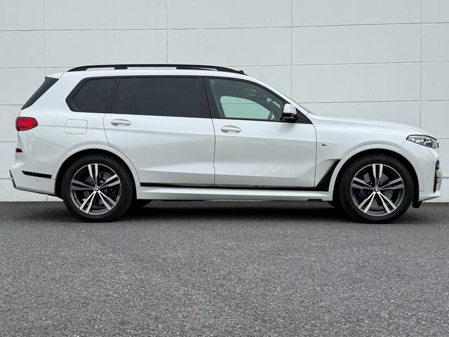 Ｘ７ ｘＤｒｉｖｅ　３５ｄ　Ｍスポーツ　全国２年保証付　タイヤ４本交換　ブラックレザー　パノラマサンルーフ　リアエンタテイメント　ウェルネスＰＫＧ　保冷保温カップホルダー　２１インチＡＷ　６人乗り　ＨａｒｍａｎＫａｒｄｏｎ音響（66枚目）