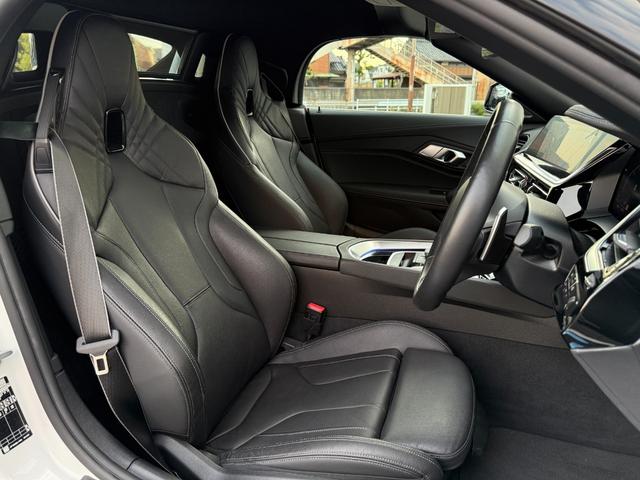 Ｚ４ ｓＤｒｉｖｅ２０ｉ　Ｍスポーツ　全国２年保証付　　ヴァーネスカ・レザー　ブラック　１８ＡＷ　セレクトパッケージ　ｈａｒｍａｎ／ｋａｒｄｏｎ　ステアリングヒーター　フルセグＡｐｐｌｅＣａｒＰｌａｙ　ヘッドアップディスプレイ　Ｓヒーター（6枚目）