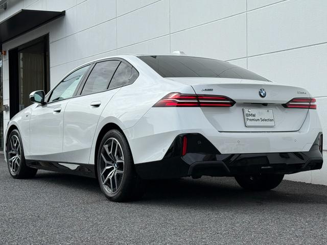 ５シリーズ ５２３ｄ　ｘＤｒｉｖｅ　Ｍスポーツ　全国２年保証付　Ｍ　アルカンタラヴェガンザ・コンビネーション　ブラック　１９ＡＷ　コンフォートドライビングＰＫＧアダプティブサスペンション　後輪操舵　ＡｐｐｌｅＣａｒＰｌａｙ　ヘッドアップディスプレイ（58枚目）