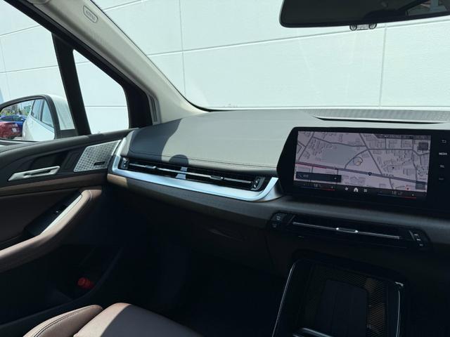 2シリーズ 218dアクティブツアラーエクスクルシブハイラインP 令和10年2月保証付 ヴァーネスカレザー モカ 17AW ハイラインパッケージ テクノロジーパッケージ harman/kardon ヘッドアップディスプレイ 全周囲カメラ AppleCarPlay(25枚目)