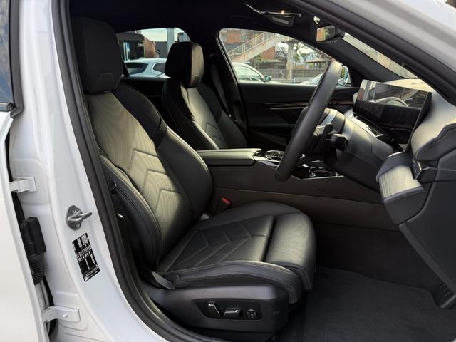 弊社お客様より頂いた下取車やデモカーが在庫の殆どを占めています。車の経歴や整備記録が分かり、ご安心してお車をお選び頂ける正規ディーラーならではのラインナップでございます。