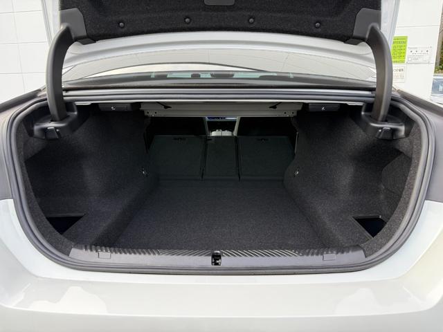 弊社お客様より頂いた下取車やデモカーが在庫の殆どを占めています。車の経歴や整備記録が分かり、ご安心してお車をお選び頂ける正規ディーラーならではのラインナップでございます。