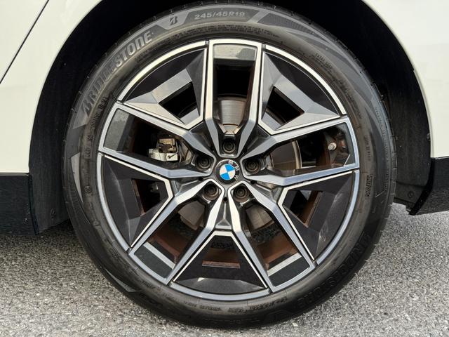 車両の詳細、ご質問につきましては、弊社営業スタッフまでお気軽にご連絡下さいませ。遠方のお客様には実車の詳細画像送信も承ります。お客様からのお問合せをお待ち致しております。