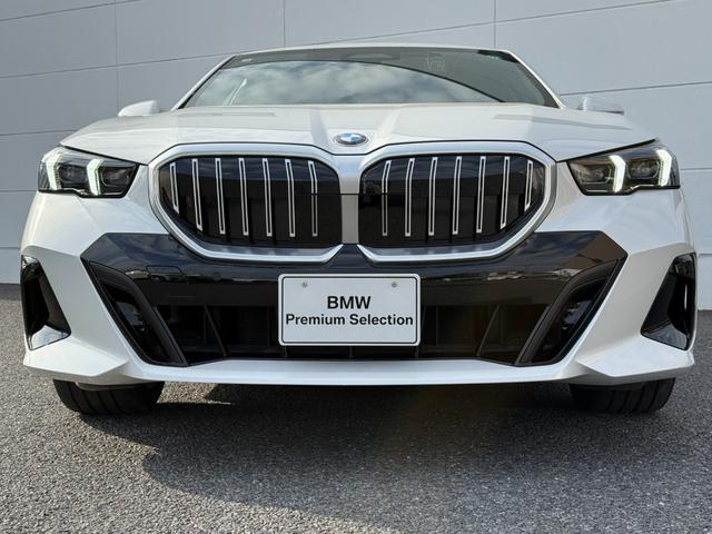 ＢＰＳ江戸川は、約３０台の展示スペースがあり、常時新車拠店より厳選された認定中古車が続々と入庫しております。