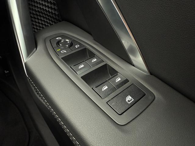 X1 xDrive 20d xライン 令和9年12月保証付 パーフォレーテッド・ヴェガンザ ブラック 18AW AppleCarPlay ヘッドアップディスプレイ アンビエントライト 前席シートヒーター 電動トランク 全周囲カメラ ACC(22枚目)