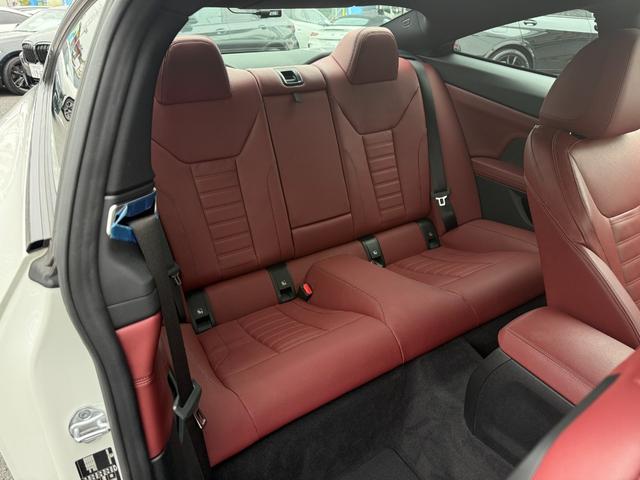 4シリーズ M440i xDriveクーペ Mパフォーマンス20AW カーボングリル/ミラーカバー/アンテナカバー ヴァーネスカレザータコダレッド 全国2年保証付 ヘッドアップディスプレイ harman/kardon Mスポブレーキ(10枚目)