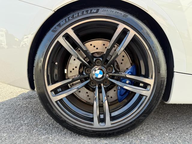 弊社お客様より頂いた下取車やデモカーが在庫の殆どを占めています。車の経歴や整備記録が分かり、ご安心してお車をお選び頂ける正規ディーラーならではのラインナップでございます。