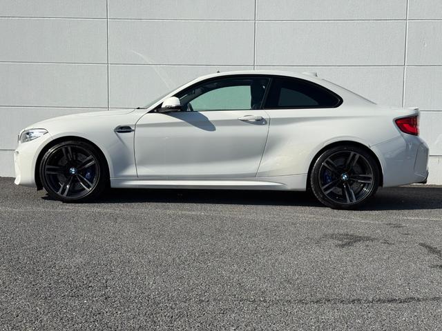 車両の詳細、ご質問につきましては、弊社営業スタッフまでお気軽にご連絡下さいませ。遠方のお客様には実車の詳細画像送信も承ります。お客様からのお問合せをお待ち致しております。