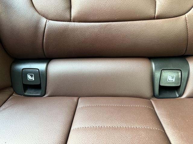 在庫車両はストックヤードにも保管してございます。あらかじめ在庫確認及びご来店日時のご連絡を頂けますと円滑なご案内が可能です。