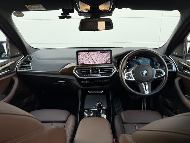 ＢＭＷ専門のメカニックが、１００項目にも上るポイントを徹底的にチェック。交換基準に達した部品があれば、弊社負担にて交換後、お客様へご納車致します。