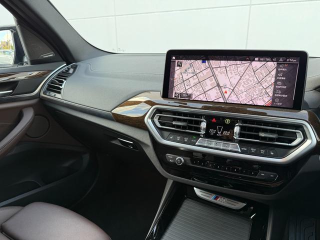 ＢＭＷ専門のメカニックが、１００項目にも上るポイントを徹底的にチェック。交換基準に達した部品があれば、弊社負担にて交換後、お客様へご納車致します。