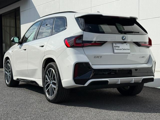 ｉＸ１ ｘＤｒｉｖｅ　３０　Ｍスポーツ　ハイラインパッケージ　全国２年保証付　ヴァ―ネスカレザーブラック１８ＡＷハイラインＰＫＧ　ｈａｒｍａｎ／ｋａｒｄｏｎ　全周囲カメラＡｐｐｌｅＣａｒＰｌａｙヘッドアップディスプレイ　アンビエントライト　運転席アクティブシート（56枚目）
