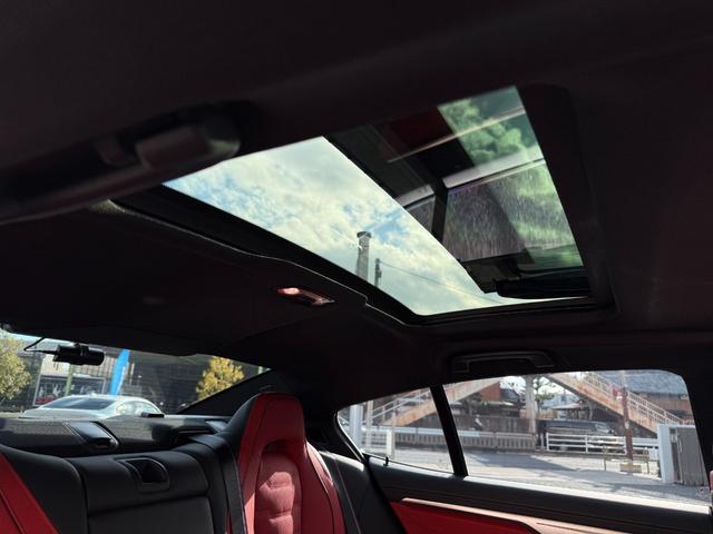 ８シリーズ ８４０ｉ　グランクーペ　Ｍスポーツ　全国２年保証付　フィオナレッドブラック　エクステンド・レザー・メリノ　２０ＡＷ　パノラマサンルーフ　Ｍテクニックスポーツパッケージｈａｒｍａｎ／ｋａｒｄｏｎ　後輪操舵　ベンチレーション　Ｍスポブレーキ（13枚目）