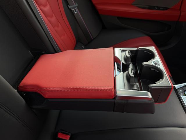 ８シリーズ ８４０ｉ　グランクーペ　Ｍスポーツ　全国２年保証付　フィオナレッドブラック　エクステンド・レザー・メリノ　２０ＡＷ　パノラマサンルーフ　Ｍテクニックスポーツパッケージｈａｒｍａｎ／ｋａｒｄｏｎ　後輪操舵　ベンチレーション　Ｍスポブレーキ（16枚目）